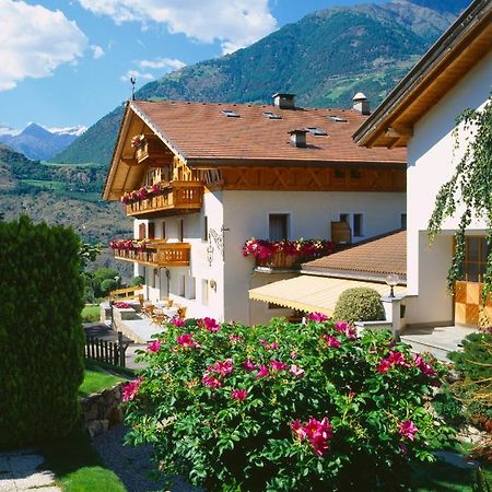 Gasthof Weisses Kreuz Naturns Exterior photo
