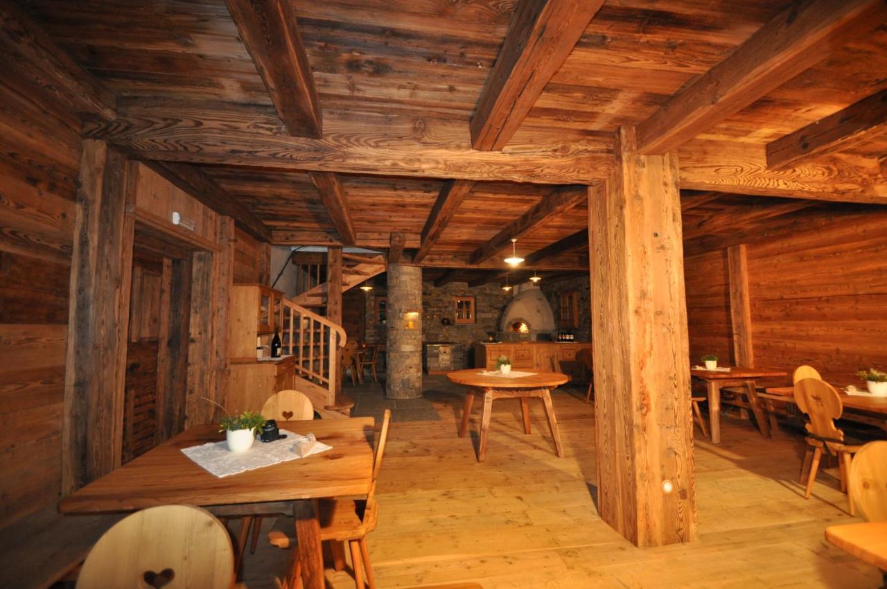 Gasthof Weisses Kreuz Naturns Exterior photo