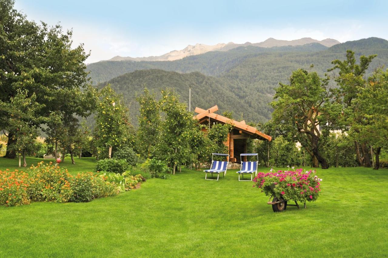 Gasthof Weisses Kreuz Naturns Exterior photo
